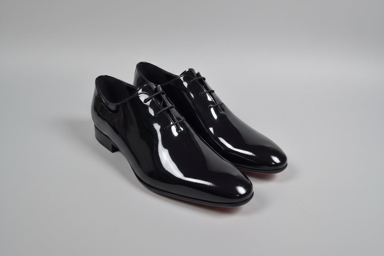Black shiny dress shoes 