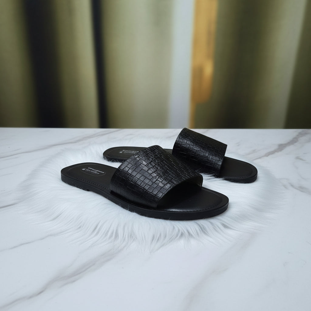 Black crocodile-patterned sandals with w